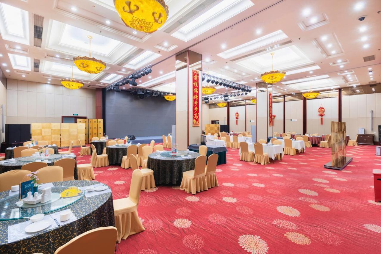 Inner Mongolia Grand Hotel Пекин Экстерьер фото